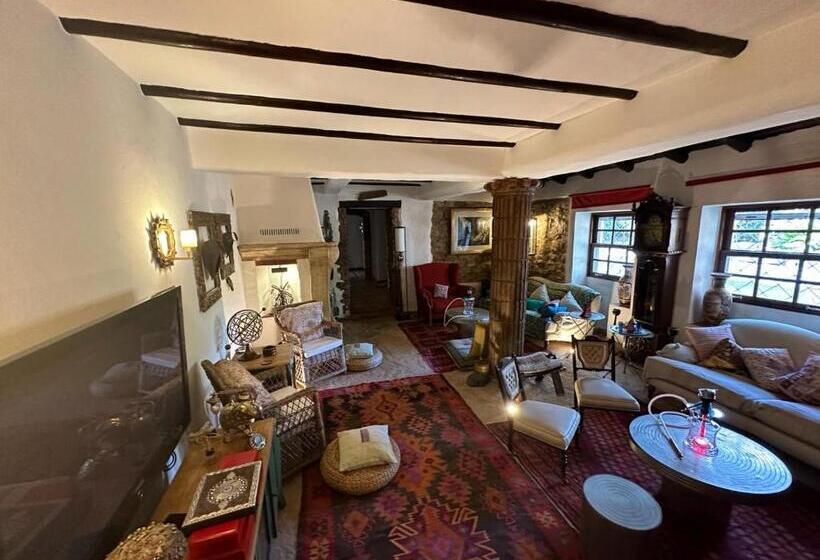 بنسيون Nuriah Boutique House