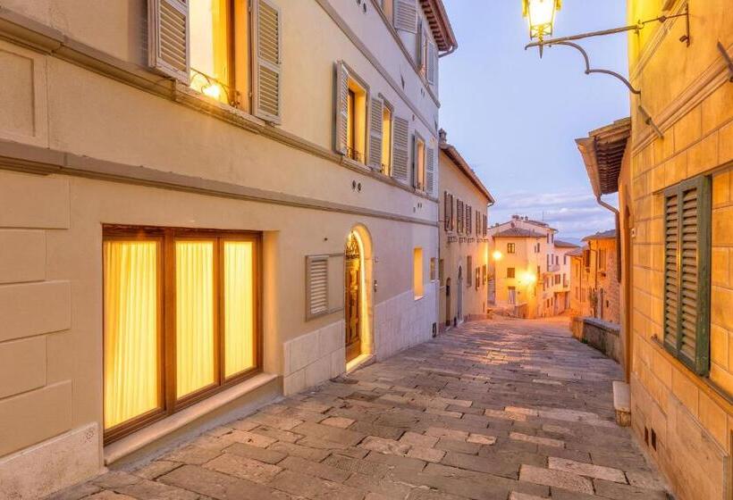 פנסיון Palazzo Falcinelli Luxury Room In Montepulciano Center With Elevator