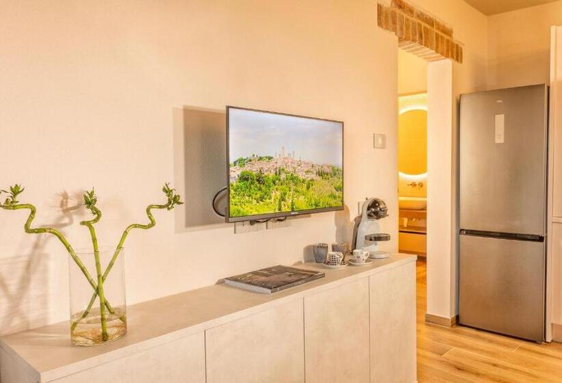 פנסיון Palazzo Falcinelli Luxury Room In Montepulciano Center With Elevator