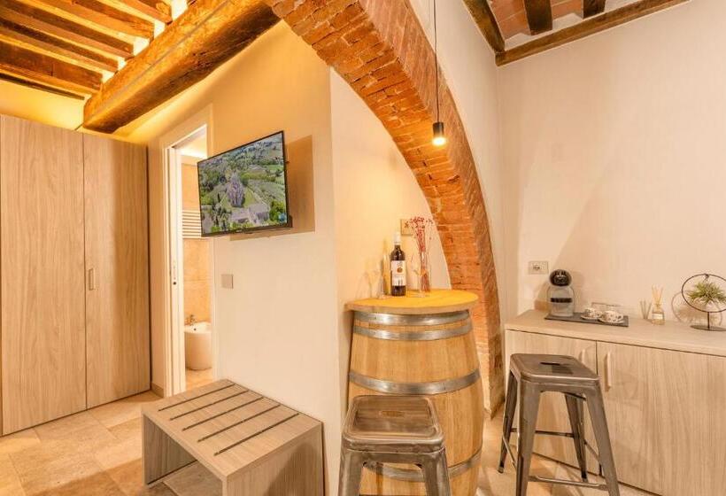 פנסיון Palazzo Falcinelli Luxury Room In Montepulciano Center With Elevator