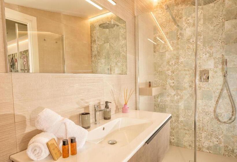 פנסיון Palazzo Falcinelli Luxury Room In Montepulciano Center With Elevator