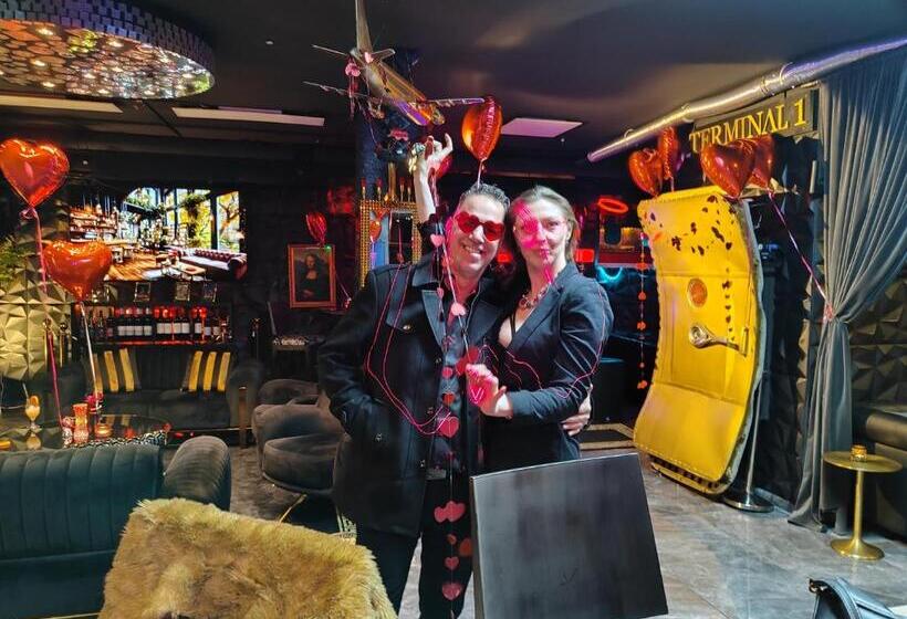 پانسیون Terminal 1