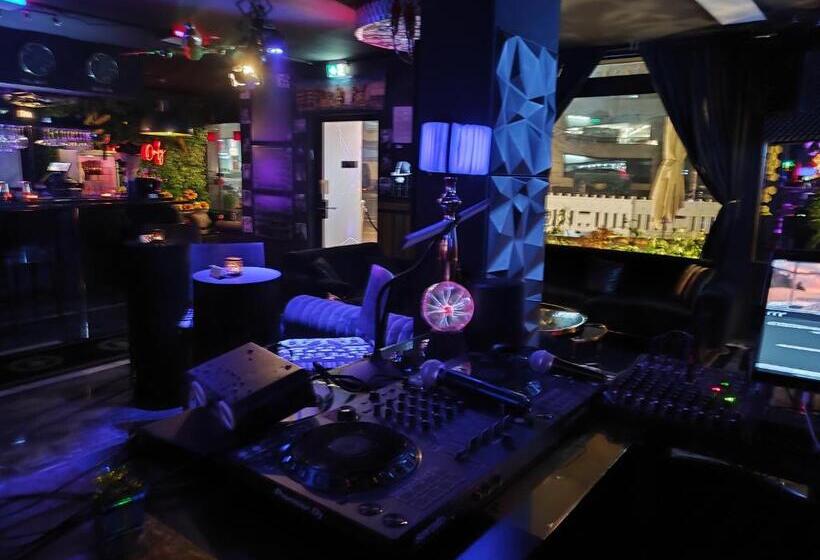 پانسیون Terminal 1