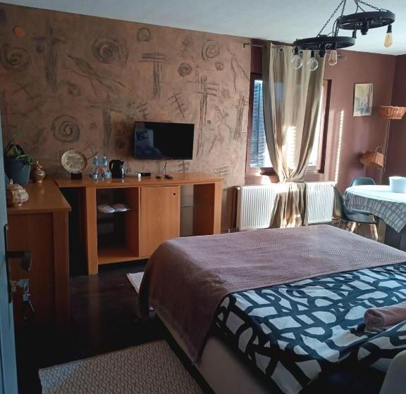 تختخواب و صبحانه Etno Selo Naša Avlija