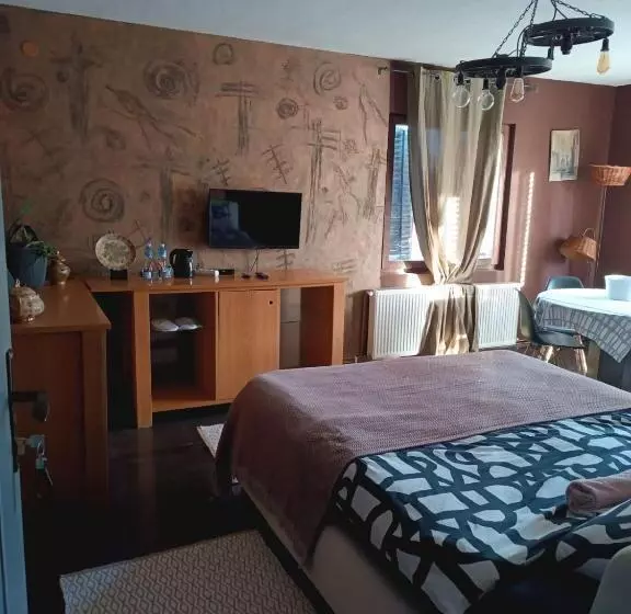 تختخواب و صبحانه Etno Selo Naša Avlija