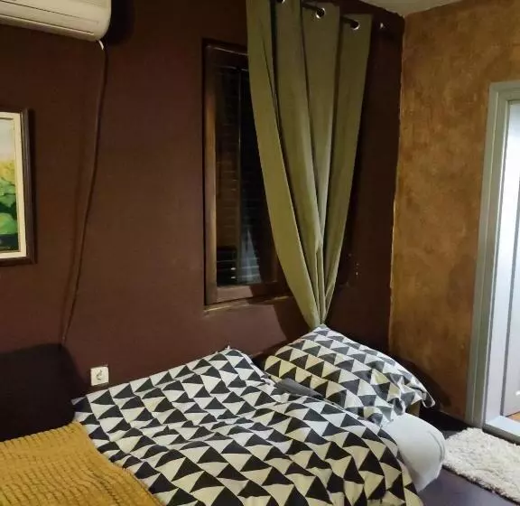 تختخواب و صبحانه Etno Selo Naša Avlija