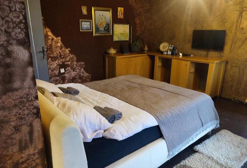 تختخواب و صبحانه Etno Selo Naša Avlija