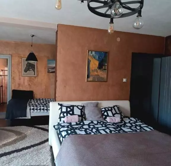 تختخواب و صبحانه Etno Selo Naša Avlija