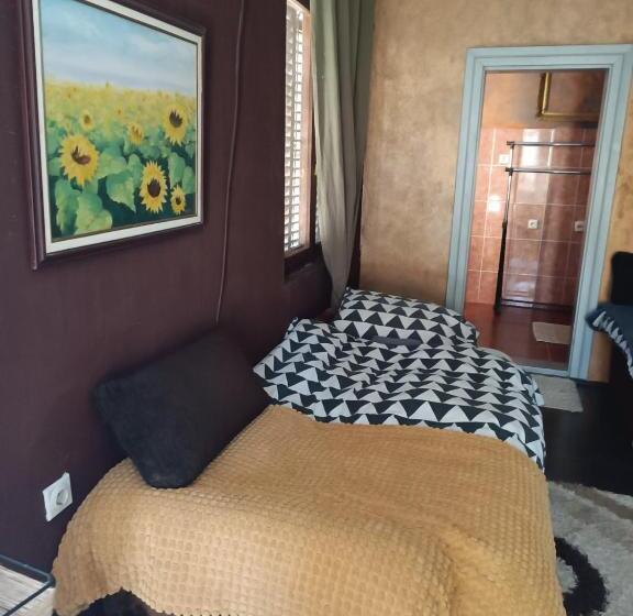 تختخواب و صبحانه Etno Selo Naša Avlija