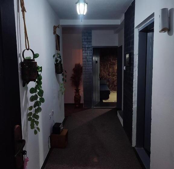 تختخواب و صبحانه Etno Selo Naša Avlija