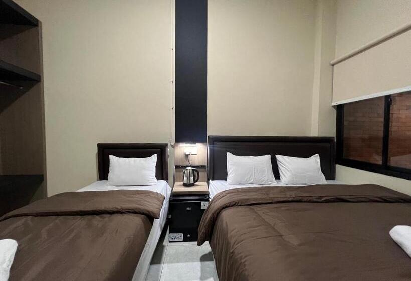 Brenn Hotel Semarang Mitra Reddoorz
