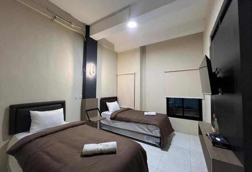 Brenn Hotel Semarang Mitra Reddoorz