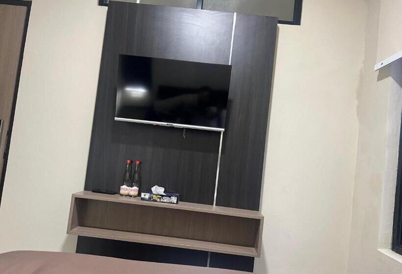 Brenn Hotel Semarang Mitra Reddoorz