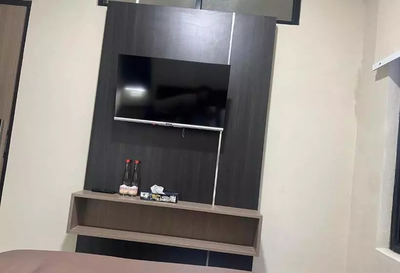 Brenn Hotel Semarang Mitra Reddoorz