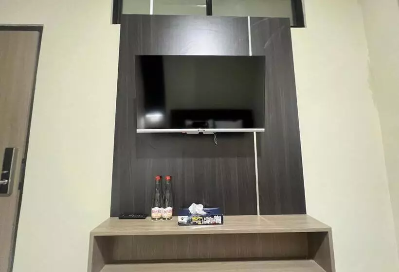 Brenn Hotel Semarang Mitra Reddoorz