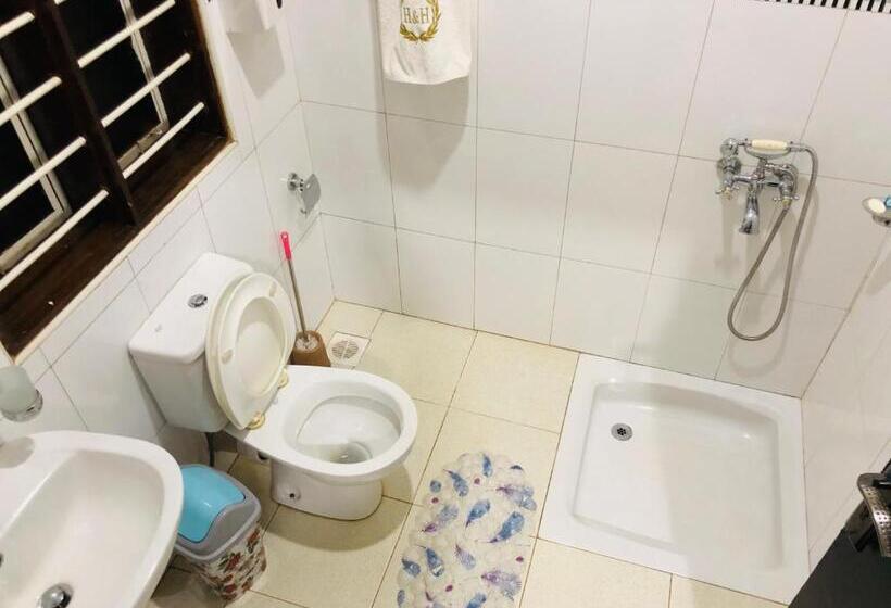 His&hers Motel By Mathias