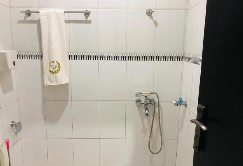 His&hers Motel By Mathias