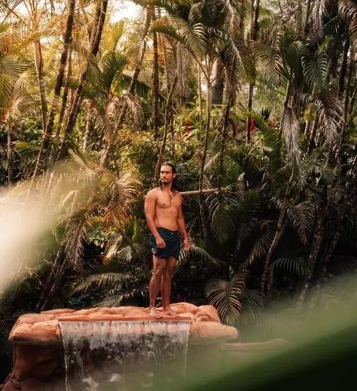 Hotelli Boscaje Solarpunk Habitat