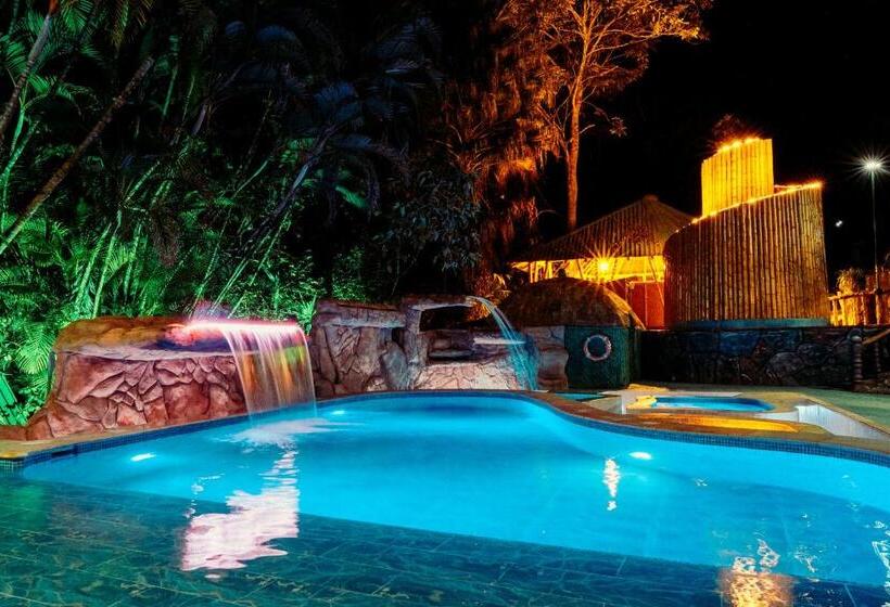 Hotel Boscaje Solarpunk Habitat