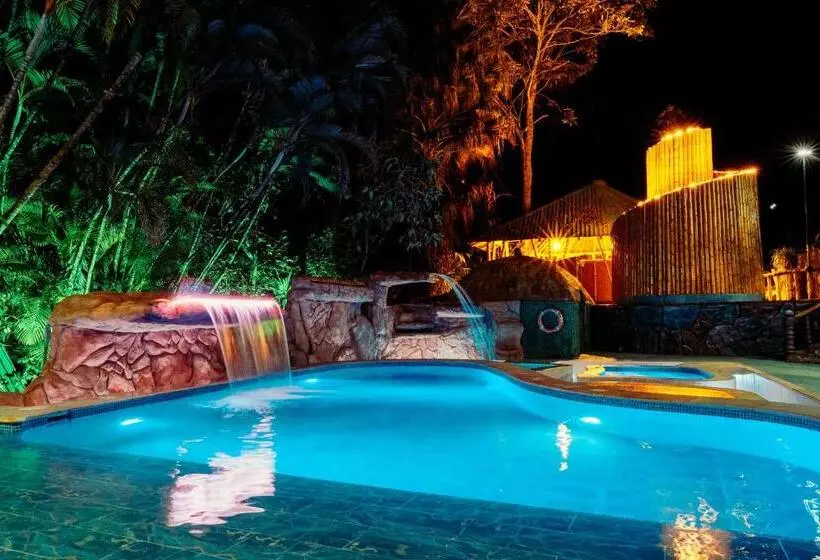 Hotelli Boscaje Solarpunk Habitat