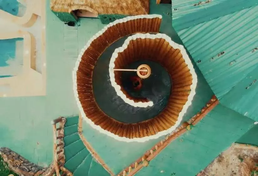 Hotelli Boscaje Solarpunk Habitat