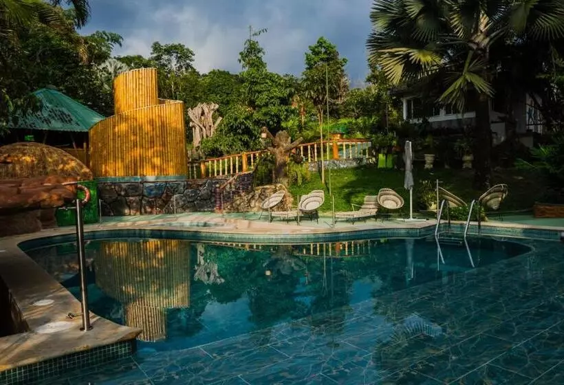 Hotelli Boscaje Solarpunk Habitat