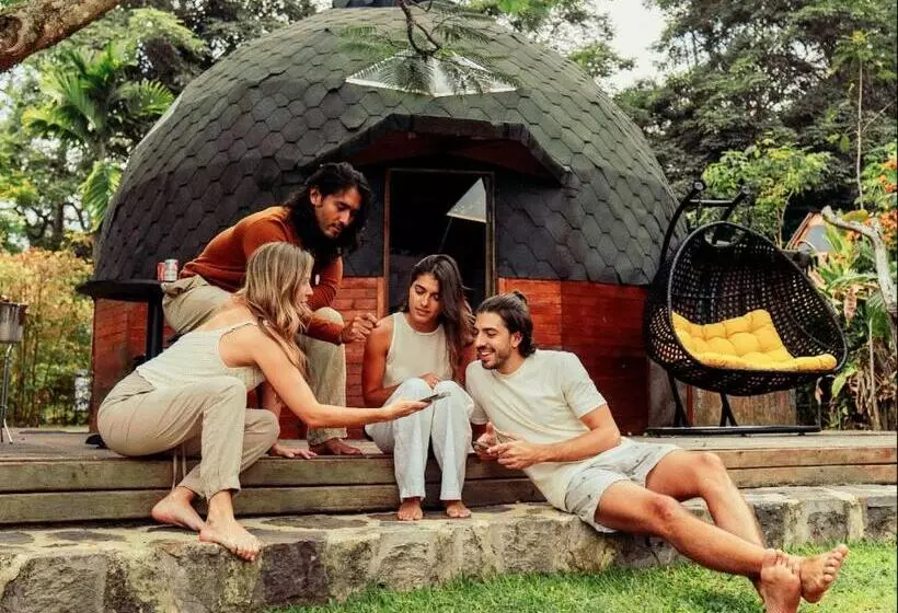 Hotelli Boscaje Solarpunk Habitat