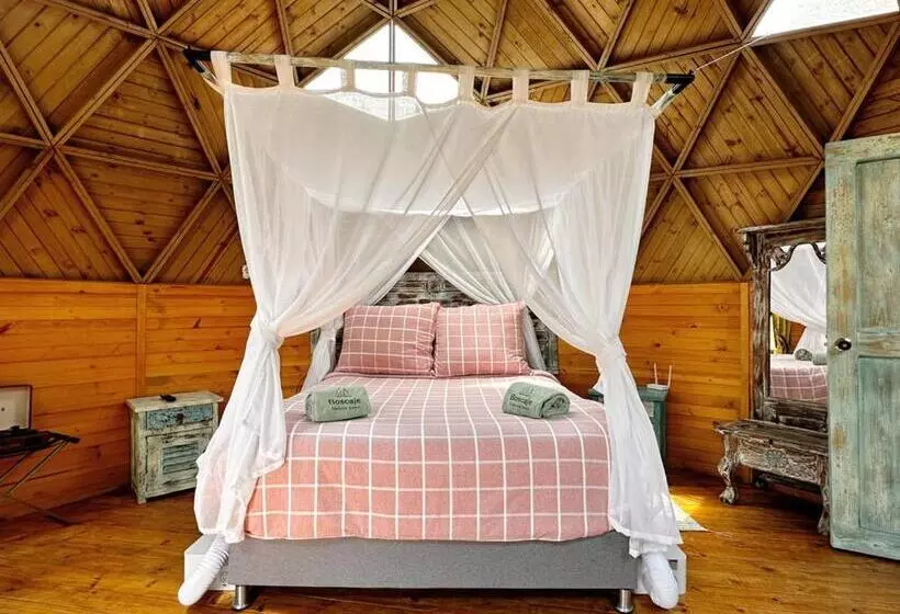 Hotelli Boscaje Solarpunk Habitat