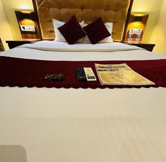 Отель E I Residency Manage By Sb Group