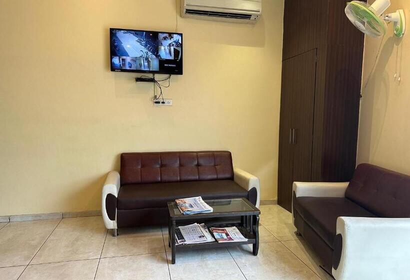 Отель E I Residency Manage By Sb Group