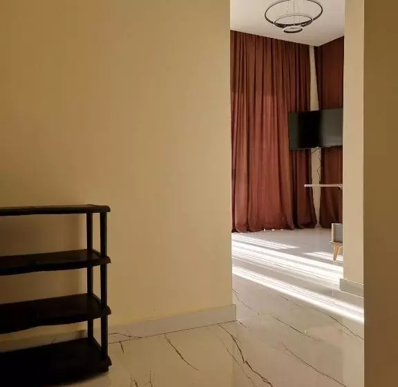 هتل Lazare