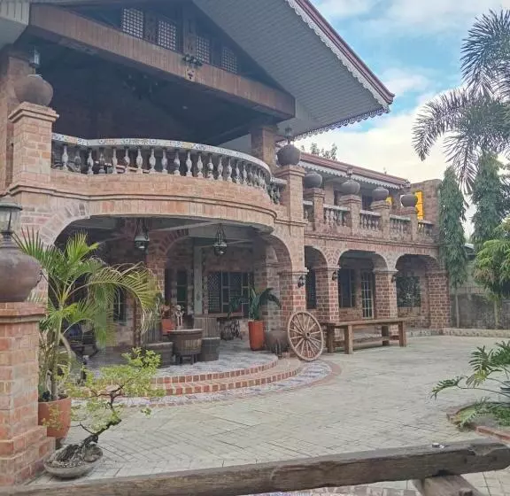 Hotelli Mount Pinatubo Base Camp At Balai Hermogina