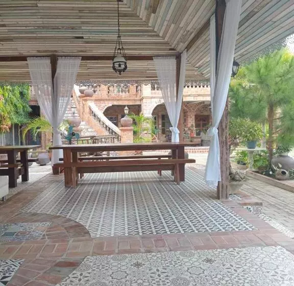 Hotelli Mount Pinatubo Base Camp At Balai Hermogina