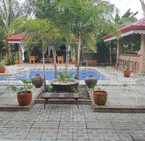 Hotelli Mount Pinatubo Base Camp At Balai Hermogina