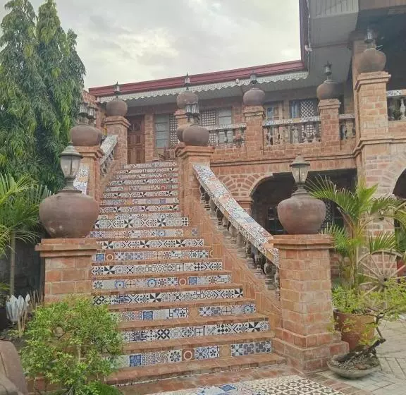 Hotelli Mount Pinatubo Base Camp At Balai Hermogina