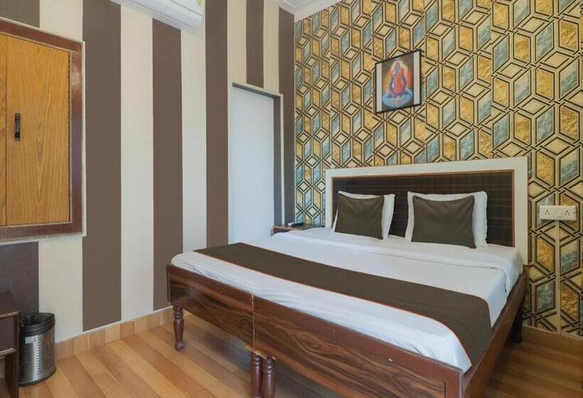 Hotelli The Roxxy Royal Resort