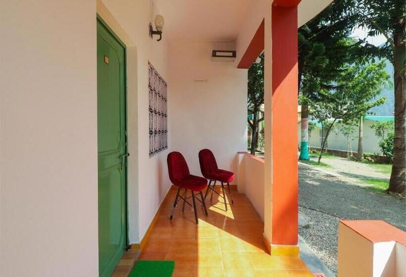 Hotelli The Roxxy Royal Resort