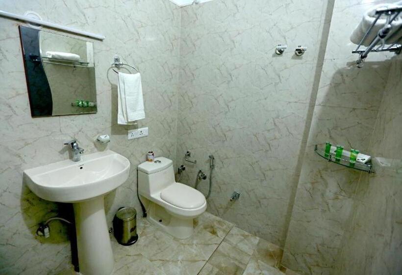 Hotelli The Roxxy Royal Resort