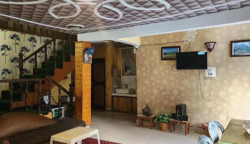 בית מלון כפרי Zaafron Resort