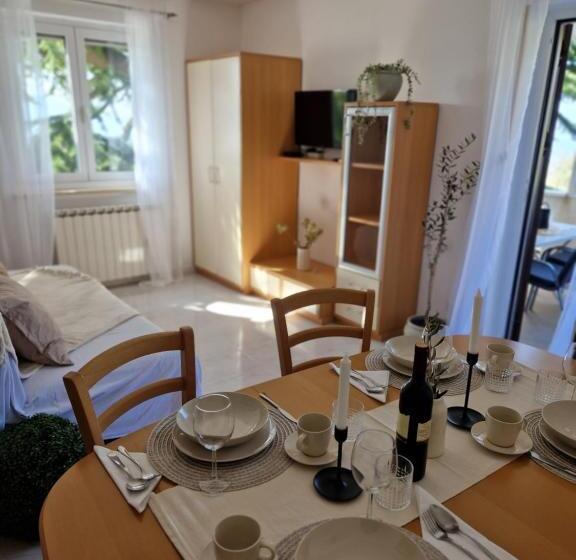 House Olive Garden Strunjan