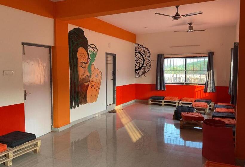 Lostel   Backpacker Hostel