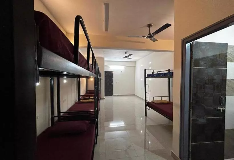 Lostel Backpacker Hostel