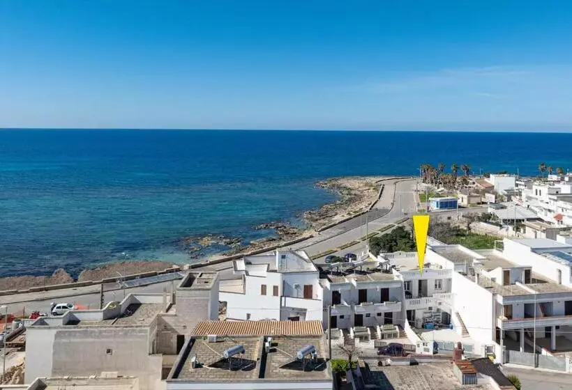 Majatalo Camere Arcobaleno Vicino Al Mare A Torre San Giovanni
