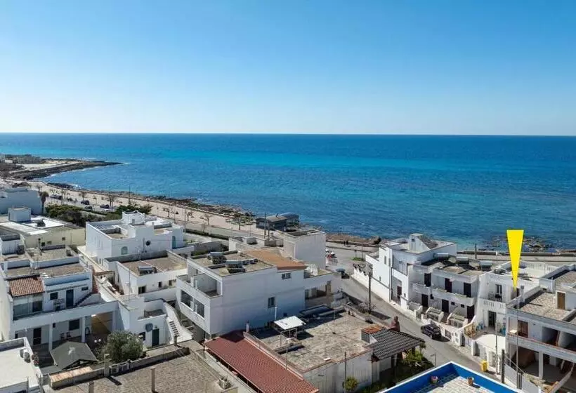 Majatalo Camere Arcobaleno Vicino Al Mare A Torre San Giovanni