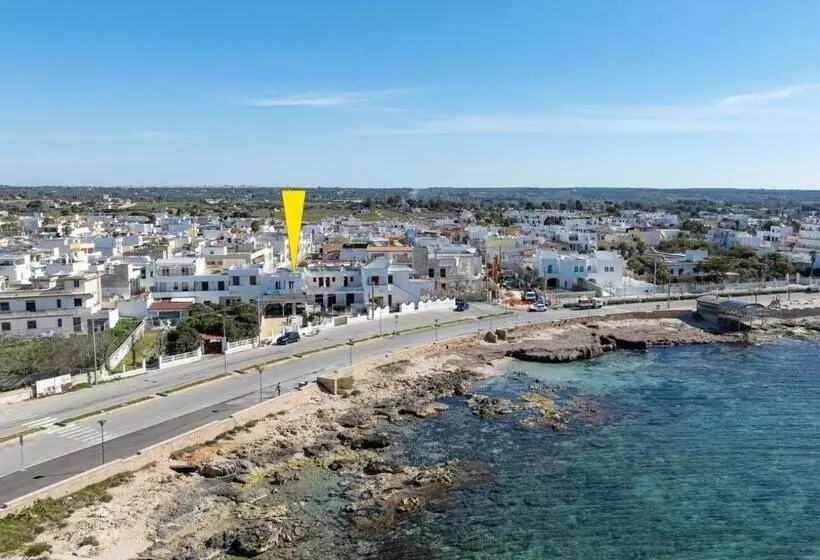 Majatalo Camere Arcobaleno Vicino Al Mare A Torre San Giovanni