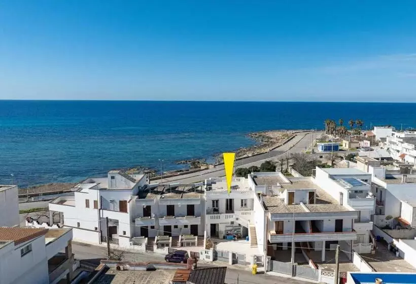 Majatalo Camere Arcobaleno Vicino Al Mare A Torre San Giovanni