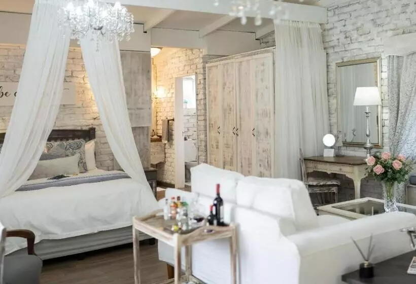 Majatalo Rose And Ivy Cottages