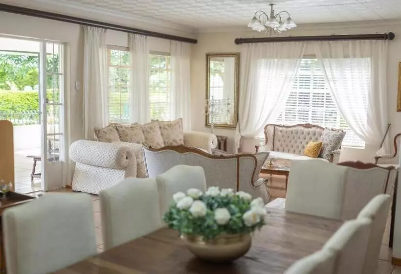 Majatalo Rose And Ivy Cottages