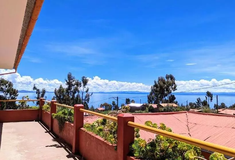 Hotelli Amantani Sol Andino