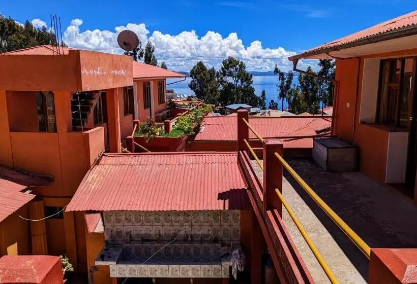 Hotelli Amantani Sol Andino